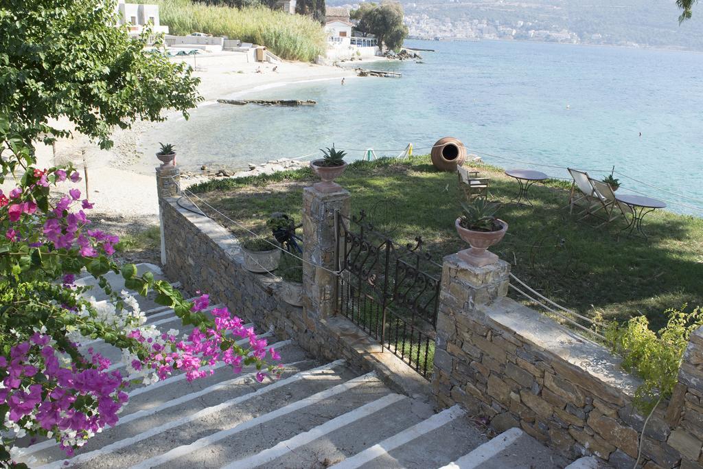 Roditses Beach Sea Front Apartments Samos Town Exterior photo