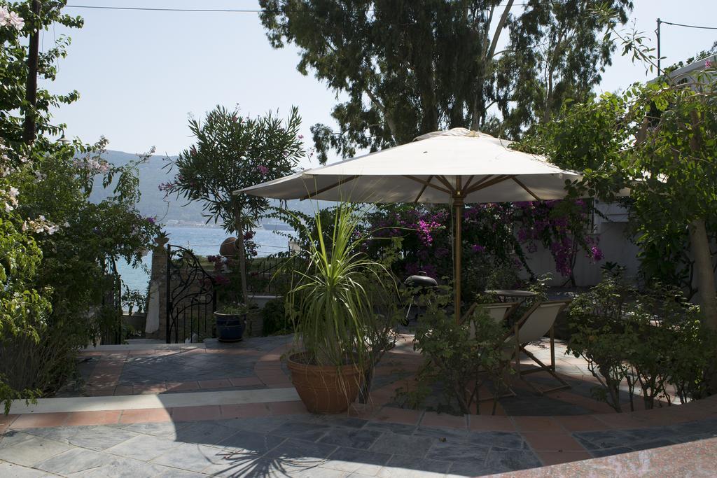 Roditses Beach Sea Front Apartments Samos Town Exterior photo