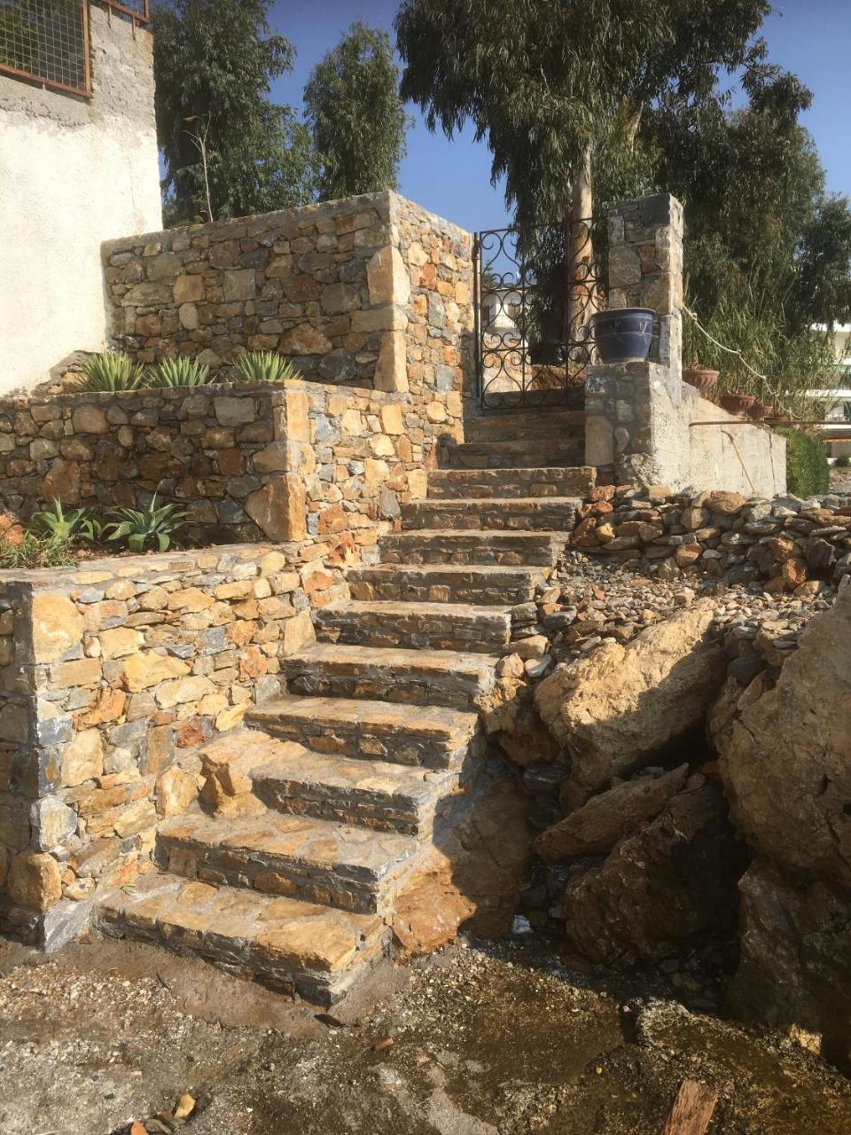 Roditses Beach Sea Front Apartments Samos Town Exterior photo